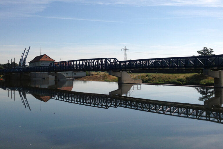 wahrscheinlich längste Aluminiumbrücke der Welt in Coburg